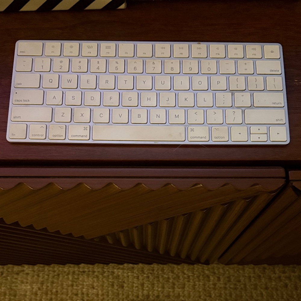 Apple Keyboard